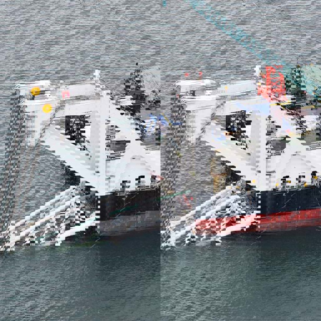 A pipelaying barge